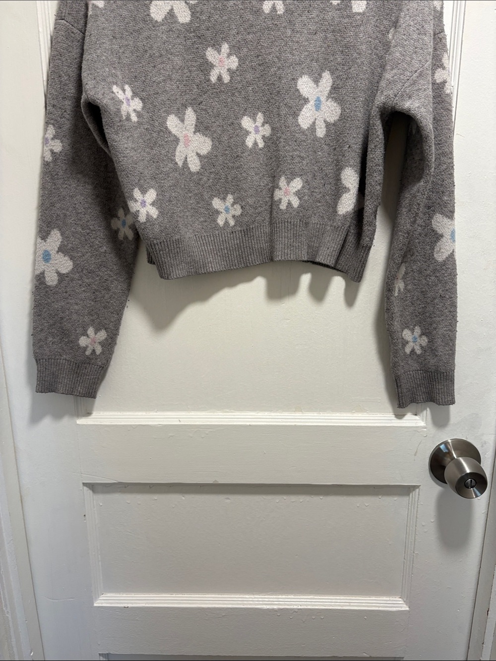 Design History Cropped Sweater - Picture 3 of 11